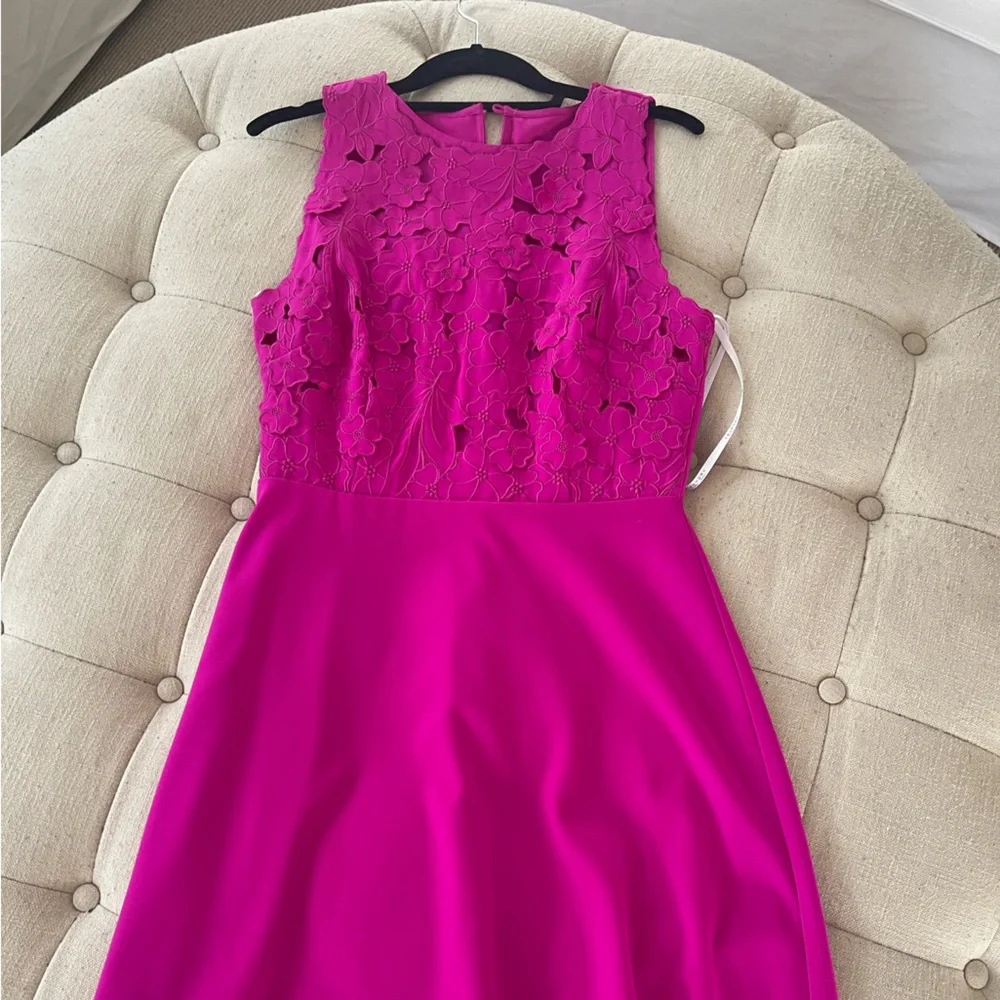 Laundry hot pink sleeveless dress with lace detailing - Picture 2 of 9